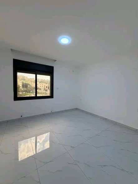 شقة فاخرة بأقساط ميسرة في الجبيهة - 5