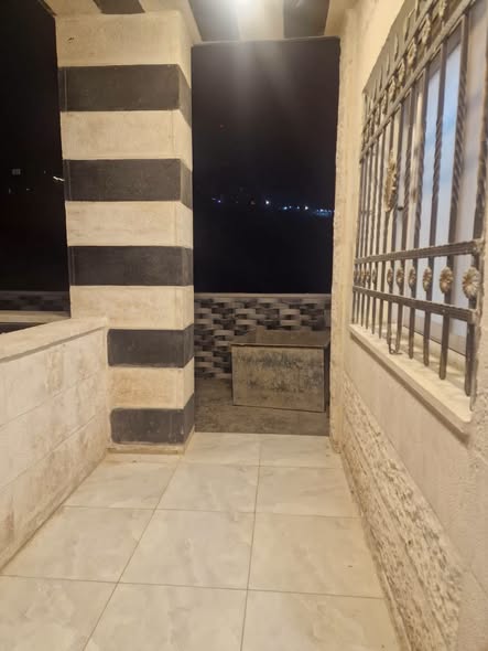 شقة أرضية فاخرة للبيع في إربد - بناء حديث جداً - 3