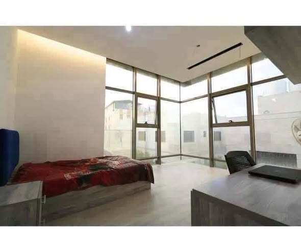 فيلا ذكية فاخرة للبيع المستعجل – طريق المطار - 4