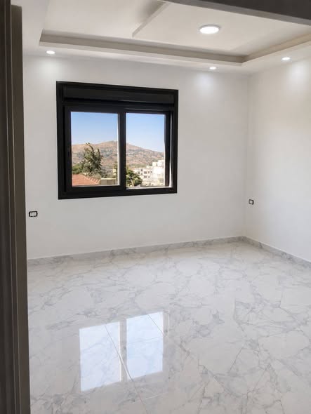 شقة فاخرة للبيع في السلط - جديدة لم تُسكن - 5