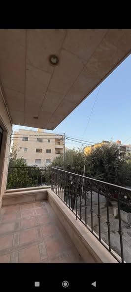شقة طابقية فاخرة للبيع في أم أذينة - 2