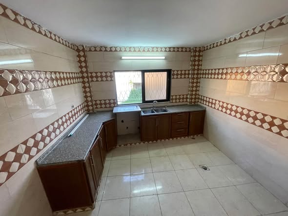 شقة للإيجار في الزرقاء الجبل - فرصة مثالية للعرسان - 5