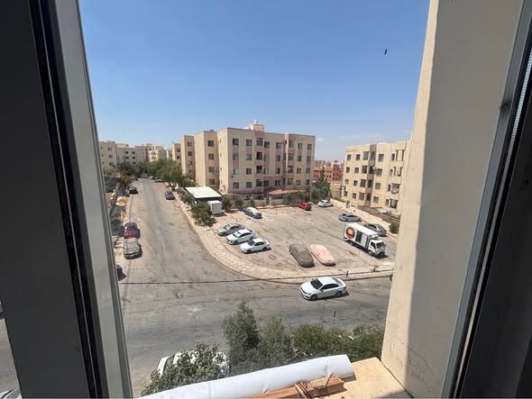 شقة فاخرة للبيع في الزرقاء - مدينة الشرق جاهزة للسكن - 3