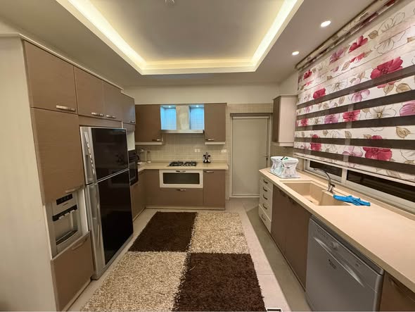 شقة فاخرة مع روف في عبدون للبيع - 3