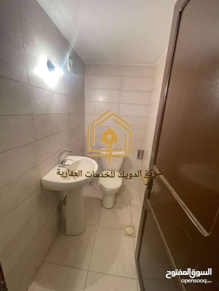 شقة فاخرة للإيجار في أم أذينة الغربية - 4