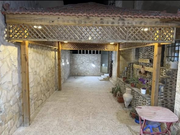 شقة فاخرة للبيع في طبربور - حي الشهيد الشمالي