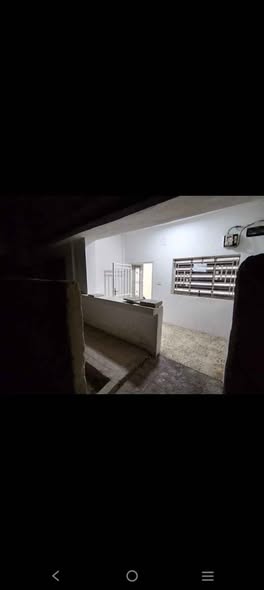 شقة للبيع في موقع مميز قرب إشارة الإسكان