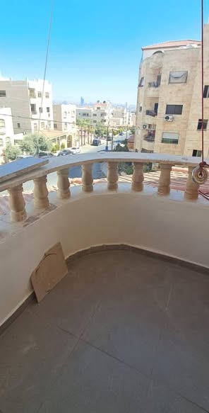 شقة فاخرة للبيع في الياسمين - عمان