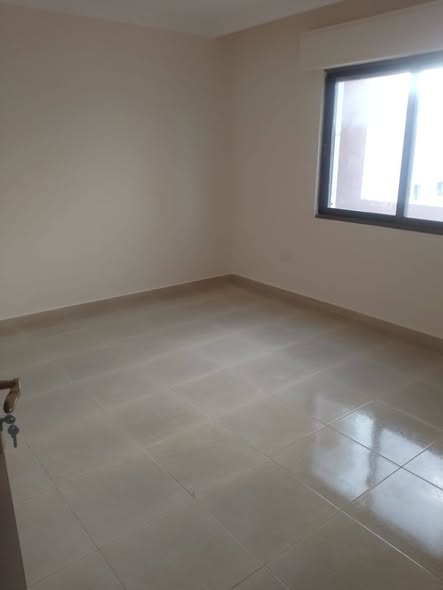 شقة فارغة بإطلالة ساحرة في الرابية - 250 دينار