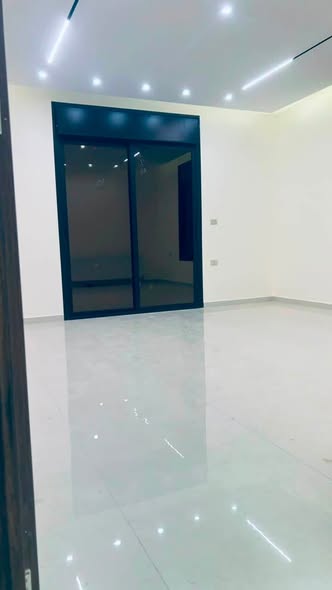 شقة فاخرة للبيع باجمل مناطق طريق المطار