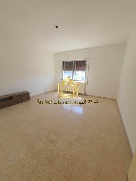 شقة فاخرة مجددة للايجار في الشميساني - 4