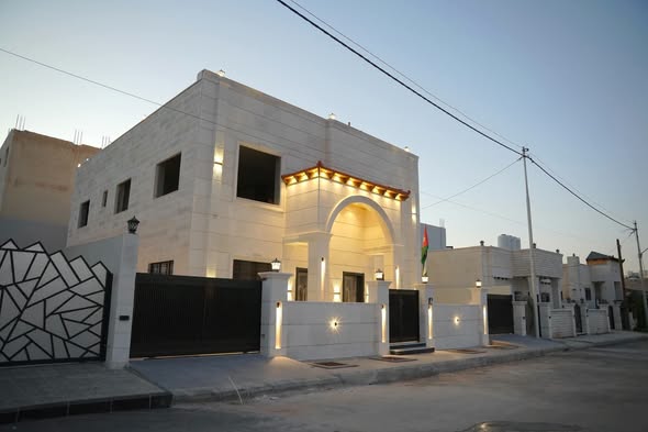 فيلا فاخرة للبيع في ابو علندا - تشطيب فخم - 2