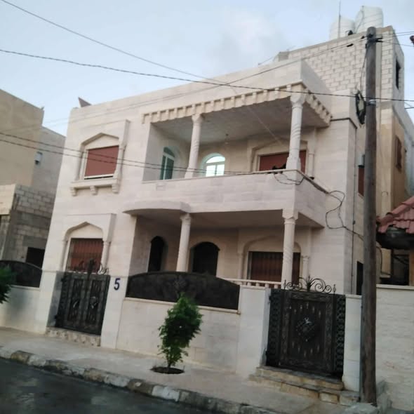 عمارة للبيع المستعجل في إربد - اسكان الأطباء
