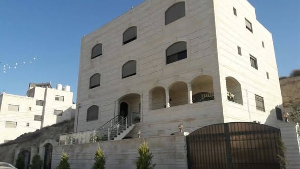 عمارة كاملة للبيع في أبو علندا بإطلالة ملكية - 2