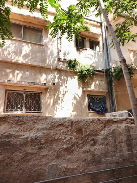 عمارة استثمارية في الأشرفية – دخل جاهز بسعر حرق - 3