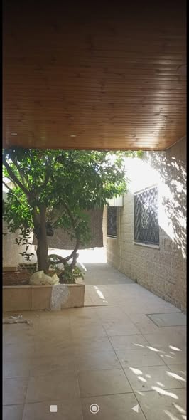 فيلا فاخرة للبيع في جبل الزهور بعمان - 4
