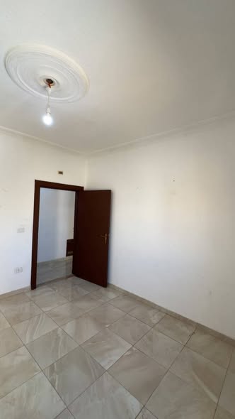 شقة فارغة للإيجار قرب الجامعة الأردنية - 4