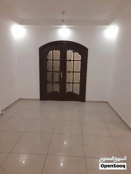 شقة فاخرة فارغة للإيجار في خلدا - 210م - 2
