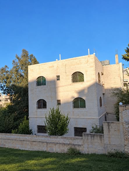 عمارة كاملة للبيع في ناعور - فرصة استثمارية ذهبية