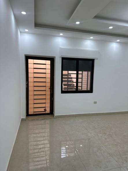 شقة واسعة للإيجار في البنيات – قرب مدارس الحصاد - 2