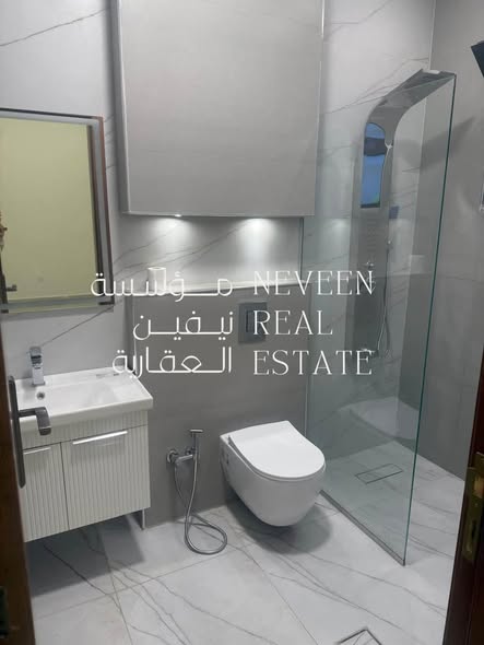 شقة فاخرة غير مسكونة للإيجار في الجندويل - 3
