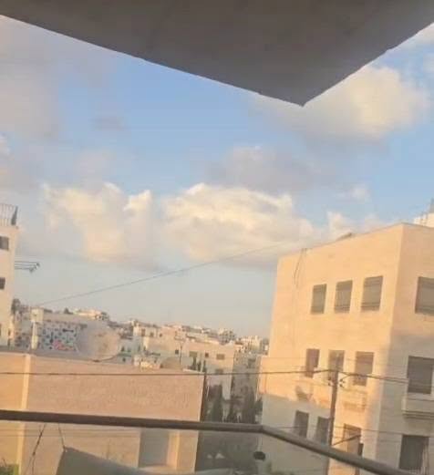 شقة راقية للبيع في ام اذينة - إطلالة مميزة بمساحة 200م