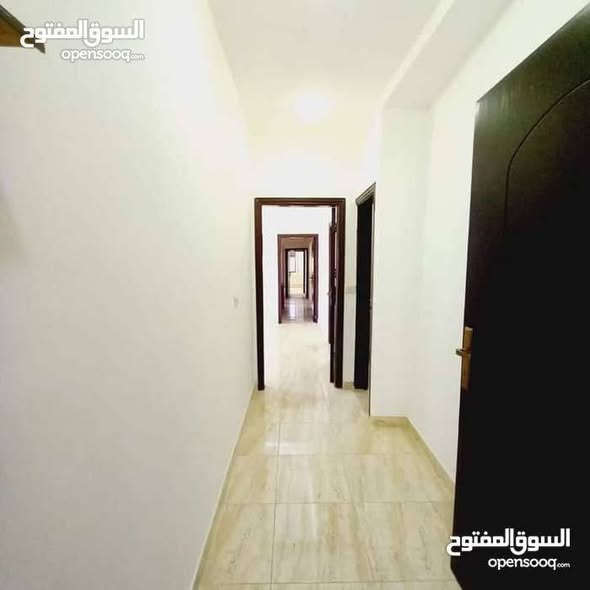 شقة فارغة للإيجار في موقع هادئ مع مصعد وحارس - 4