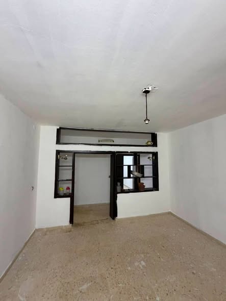 فرصة سكنية واستثمارية في بيت راس! - 3
