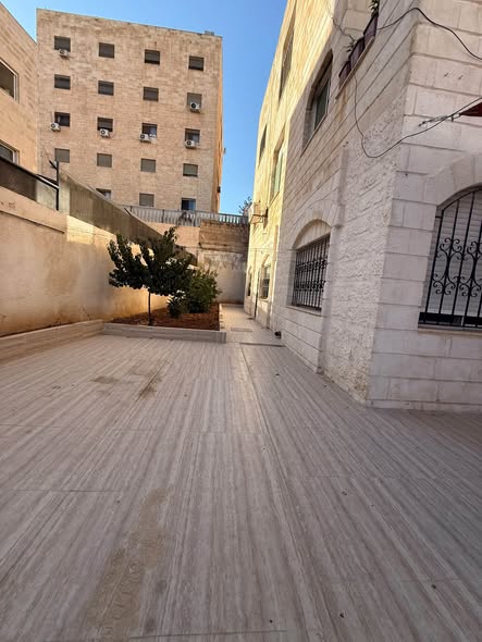 شقة أرضية فاخرة بمساحة 500م² في الظهير - 2