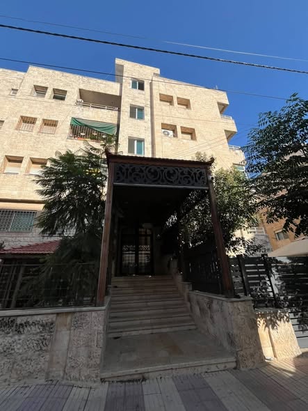 شقة فاخرة في الرابية بإطلالة ساحرة
