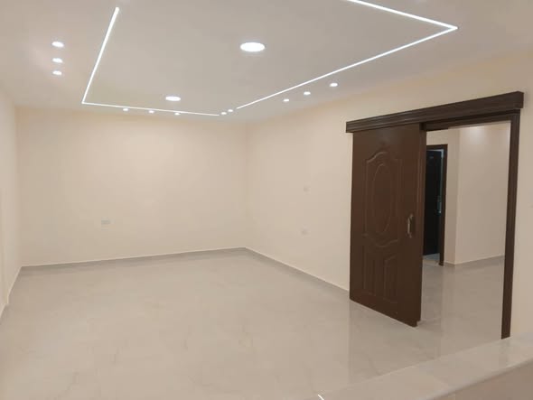 شقة فاخرة طابق أرضي معلق 190م² للبيع - 4