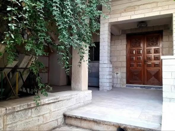 عمارة سكنية للبيع في حي نزال