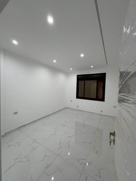 شقة فاخرة لم تسكن للإيجار في البنيات - 3