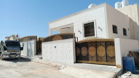 منزل فاخر بمساحة واسعة في سحاب - ضاحية الأميرة إيمان