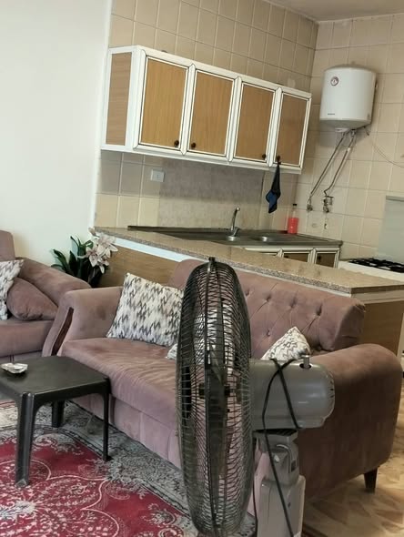 شقة مفروشة حديثة للإيجار في الجاردنز