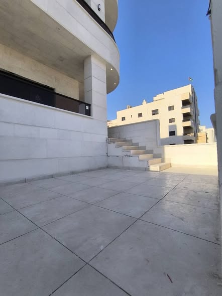 شقة فاخرة للبيع في إربد – الحي الشرقي - 4
