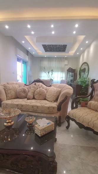 شقة فاخرة للبيع في أم السماق – 120 ألف