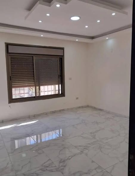 شقة فارغة للإيجار في البنيات - 350 دينار - 2