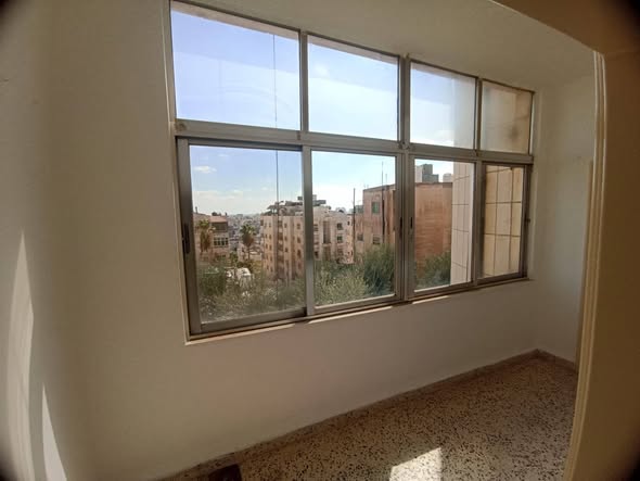 شقة فارغة للإيجار في المدينة الرياضية