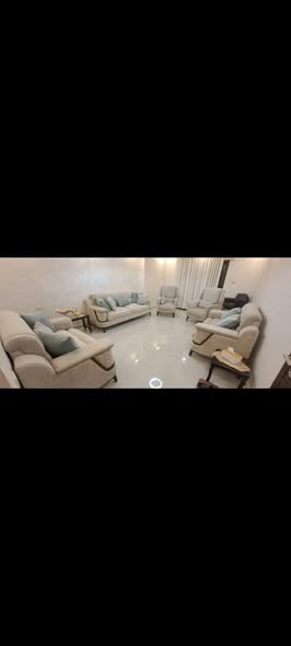 شقة فاخرة مفروشة بالكامل للبيع في البنيات - بحالة الوكالة