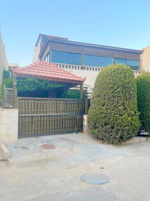 فيلا فاخرة مفروشة للبيع في البنيات - إسكان الأمانة