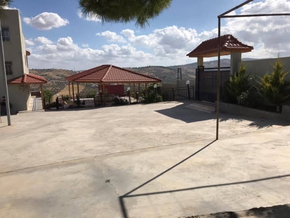 مزرعة فاخرة للبيع في جرش