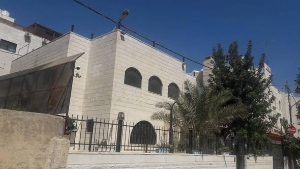 فيلا مستقلة للبيع في حي الصحابة – فرصة استثمارية