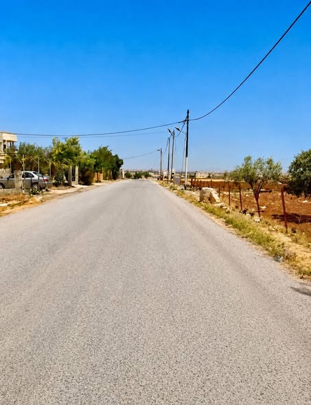 أرض سكنية فاخرة قرب شارع البتراء - 2