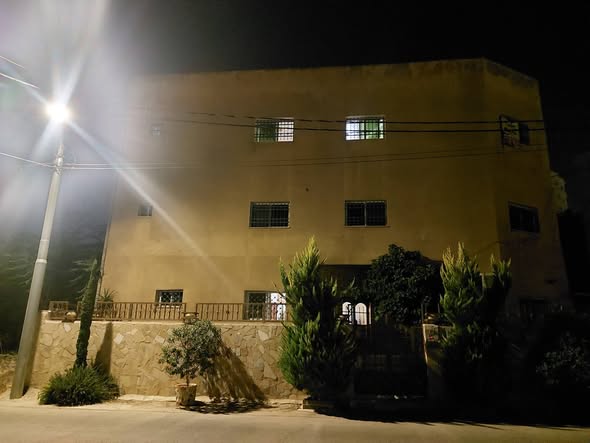 شقة طابقية مميزة للبيع المستعجل في القويسمة