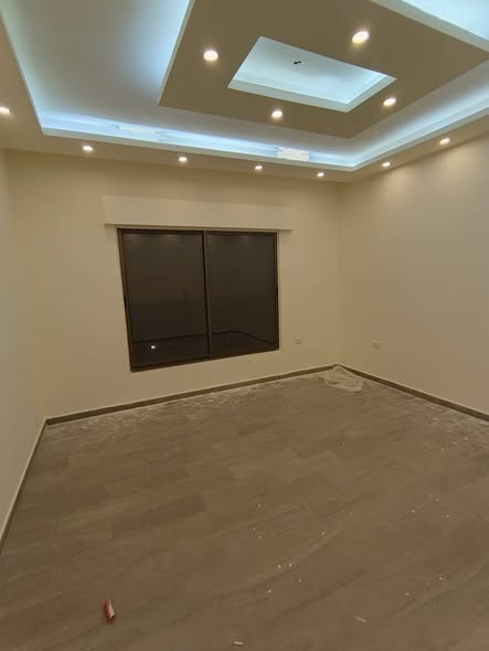 شقة فاخرة فارغة للإيجار في حي المنصور - 230م - 2