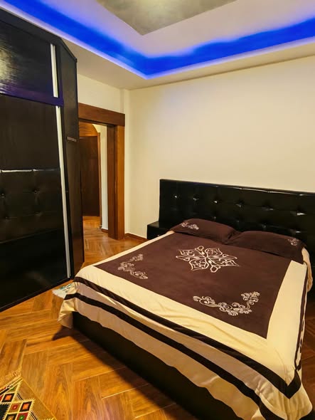 شقة مفروشة للايجار - 450 دينار - 5