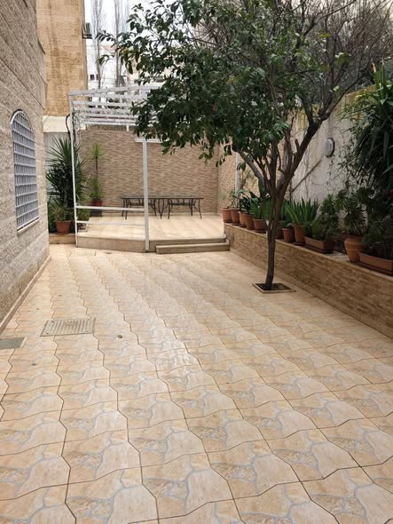 شقة أرضية فاخرة للإيجار في الجاردنز - 2