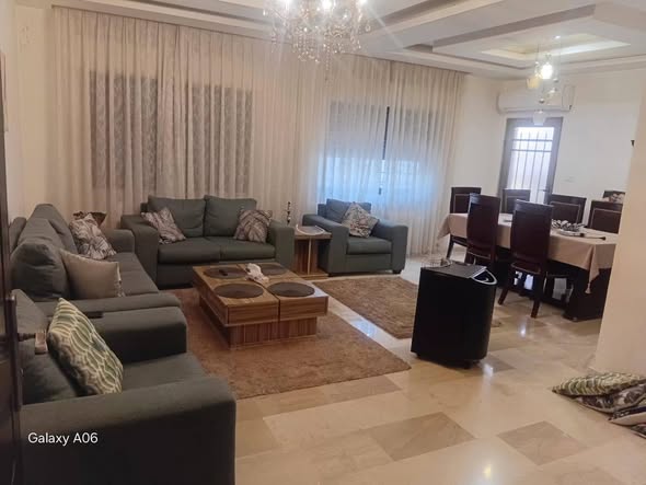 شقة شبه أرضية فاخرة في ضاحية النخيل بسعر مميز - 2