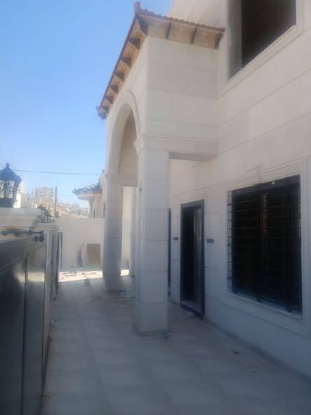 فيلا فاخرة للبيع في أبو علندا - 3